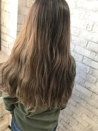 ロング カラー Oopsレイヤー 加藤澄都のヘアスタイル