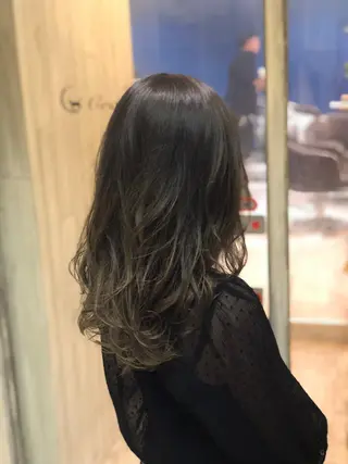 セミロング カラー ブリーチ特化 梅田本多翔のヘアスタイル