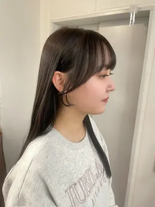 ロング 顔まわりレイヤー 透明感カラー🩵🩵のヘアスタイル