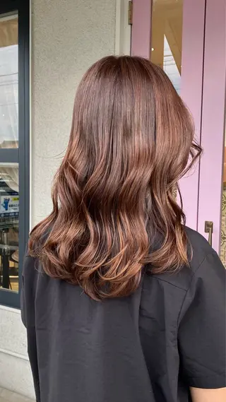 ミディアム カラー 藤田 七海のヘアスタイル
