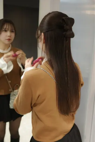 ロング カラー ヘアアレンジ hiide sisiのヘアスタイル