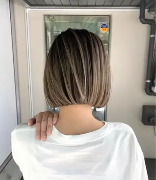 ミディアム 前嶋 愛友のヘアスタイル