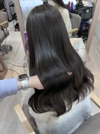 ロング カラー 💜eluあやね💜 🫧カラー・縮毛矯正のヘアスタイル