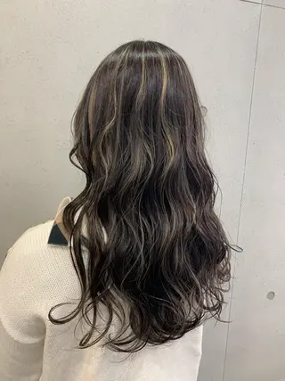 セミロング おせ ちさとのヘアスタイル