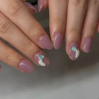 ネイル 𝑟𝑖𝑠𝑎 🕯‎🤍のネイルデザイン