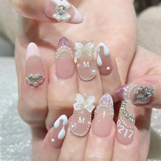 ネイル Queens テイのネイルデザイン