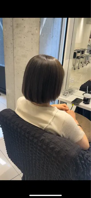 ショート カラー yuzuna ハイトーン 天神のヘアスタイル