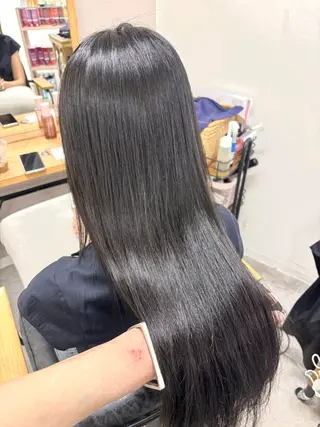 ロング カラー 茶屋町 暗髪 透明感 増田のヘアスタイル