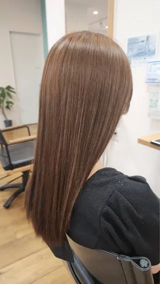 カラー MOLLA モモカのヘアスタイル