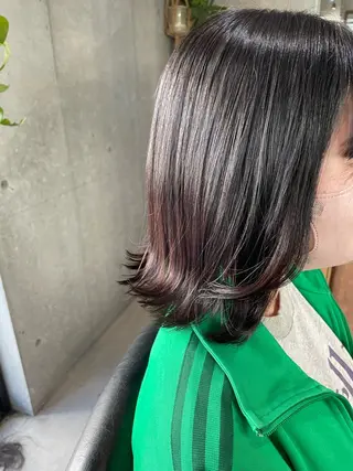 ミディアム シンプル 美容室のヘアスタイル