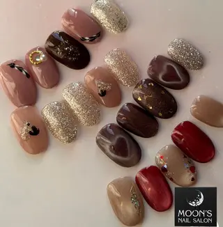 ネイル Moons nail 💅✨のネイルデザイン