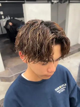 ショート ハイトーンカラー が絶対可愛い✨泰聖✨のヘアスタイル