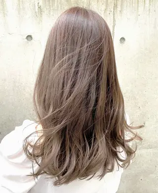 ミディアム カラー レイヤーカット /透明感カラー西田のヘアスタイル
