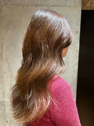 ロング 🎨艶感ニュアンス カラー🐬櫻井海星のヘアスタイル