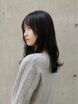 ミディアム 梅本 佳容子のヘアスタイル