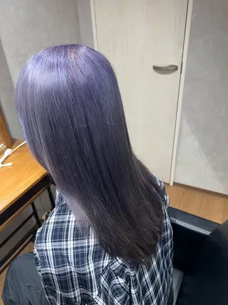 セミロング カラー イリオモテ レナのヘアスタイル