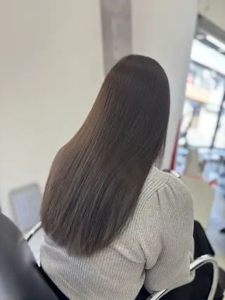 カラー MEMENTO YUZUのヘアスタイル