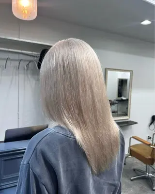 セミロング カラー 木藤 優杏のヘアスタイル