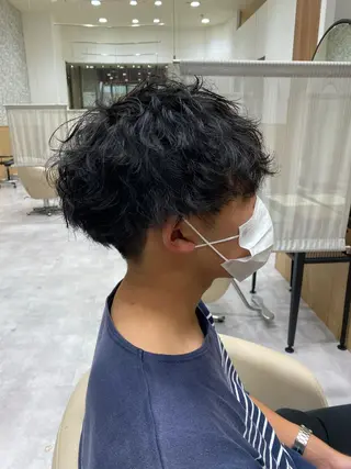 ショート パーマ メンズ 本間 広樹のヘアスタイル