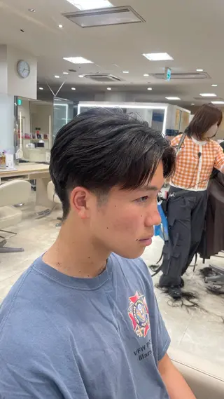 メンズ シャドウパーマ／骨格 矯正カット　トモキのヘアスタイル