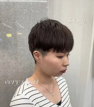 ショート カラー 【ヤマザキアヤメ】 艶カラー/縮毛矯正のヘアスタイル