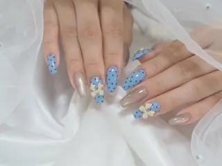 ミディアム 魚谷 日菜のネイルデザイン