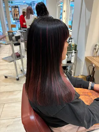 ロング あやか 白髪ぼかしハイライトのヘアスタイル