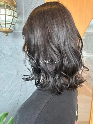 ミディアム カラー 亀山 来未のヘアスタイル
