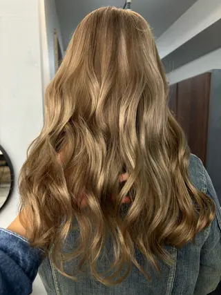 セミロング カラー ヘアアレンジ 💟Opus // Mizuki🐕のヘアスタイル