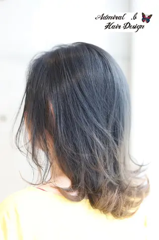 ミディアム カラー アドミラルYoshi oのヘアスタイル