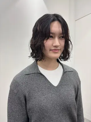 パーマ サトウ ナナのヘアスタイル