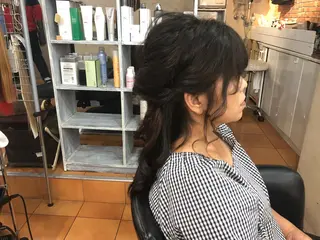 セミロング ヘアアレンジ ワンホンレイヤー エクステづまのヘアスタイル
