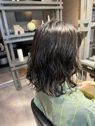 セミロング パーマ 似合う髪型見つけます AYAKAのヘアスタイル