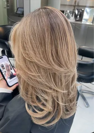 ロング Kotomi 🇺🇸💋のヘアスタイル