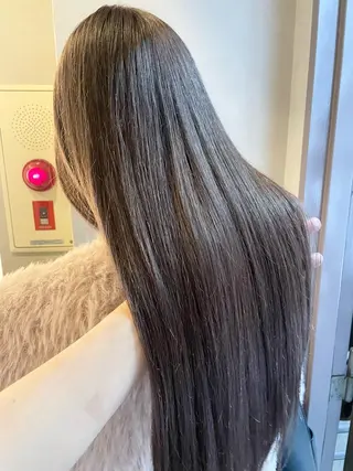 セミロング カラー 吉良祐樹 艶カラー/縮毛矯正のヘアスタイル