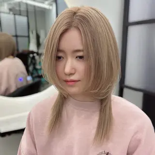 セミロング カラー Ren. 🦋デザインカラーのヘアスタイル