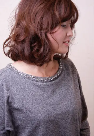 ミディアム オフコ ヤマテンのヘアスタイル