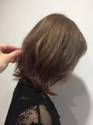ミディアム カラー パーマ 川上 恵里香のヘアスタイル