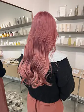 ロング カラー Ravo 西村 優花のヘアスタイル