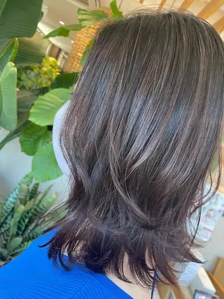 ミディアム カラー 高木 櫻のヘアスタイル