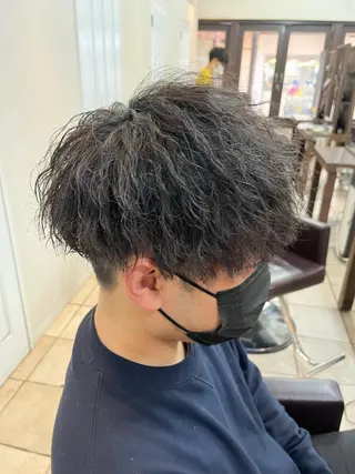 パーマ メンズ カ レラのヘアスタイル