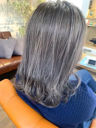 セミロング カラー 初めてでも失敗しない 透明感カラー Miiのヘアスタイル
