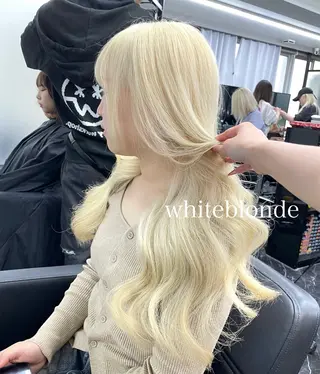 ロング カラー エクステ🩵ブリーチ 韓国ヘア🩵KAEのヘアスタイル