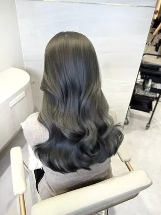 ロング カラー 透明感カラー🌿 グレージュ🐺陽介のヘアスタイル