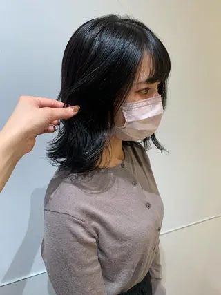 ミディアム カラー 片岡 由依のヘアスタイル