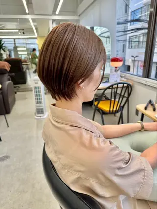 ショート 【ハイトーン特化】 Hugのヘアスタイル