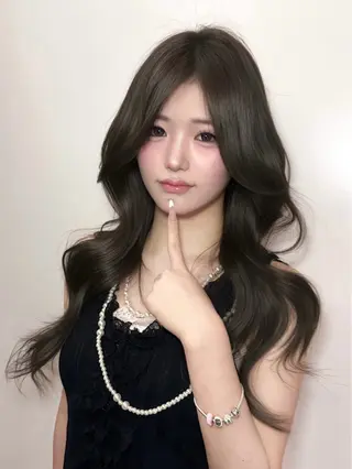 ロング カラー 上品モテヘア🩶 karen🩶のヘアスタイル