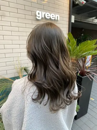 セミロング カラー 透明感カラー🌿 グレージュ🐺陽介のヘアスタイル