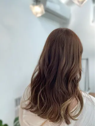 セミロング いさか ゆうきのヘアスタイル