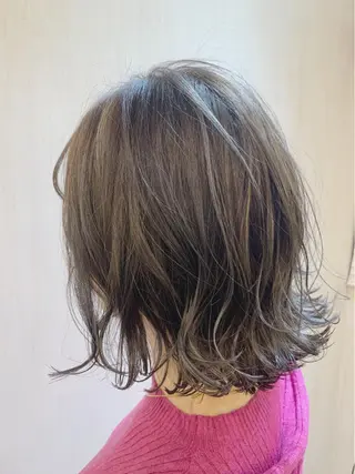 ミディアム 浅香 美加のヘアスタイル